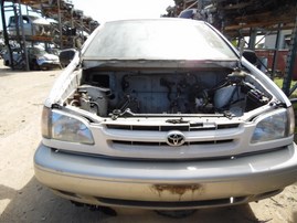 1998 TOYOTA SIENNA XLE WHITE 3.0L AT Z18119